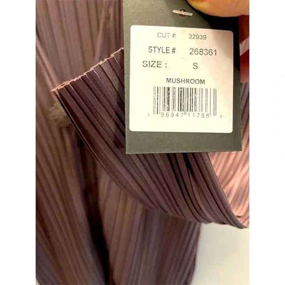 Marina Women's Long Sleeve Pleated Cardigan  Size S Round Neck good quality - Picture 3 of 5